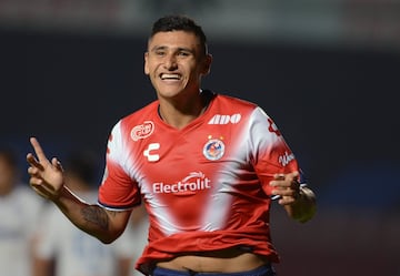 Fractura de tibia y ligamentos de tobillo rotos en 2007 con Cruz Azul
Regresó después de tres meses