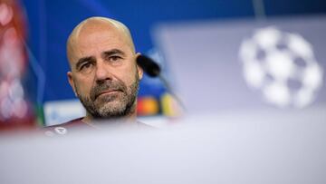 Bosz: "Vamos con todo ante el Atleti, mientras haya esperanza..."