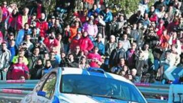 <b>CAMPEÓN. </b>Quique Ojeda logró el título 2008 con un Peugeot.