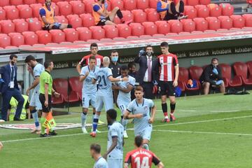 Cambio en el partido entre Athletic y Atlético.