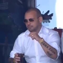 El sorprendente nuevo aspecto de Sneijder que arrasa en la red