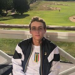 Armand Duplantis muestra su talento jugando al golf