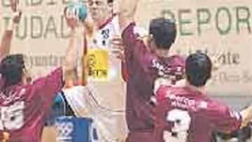 <b>GOLEADOR.</b> Romero fue efectivo en ataque.