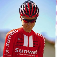 Kelderman se rompe la clavícula y complica el Giro a Dumoulin