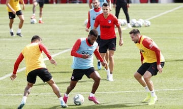 Lemar en un entrenamiento del Atlético.