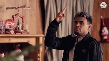 El atacante participó en el video navideño del club alemán, compartiendo sonrisas y momentos especiales junto a sus compañeros durante las celebraciones de fin de año.