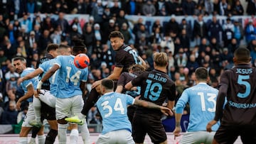 Rome (Italy), 04/01/2026.- (L-R) Lazios Tijjani Noslin, Lazios Mario Gila Fuentes, Napoli's Amir Rrahmani and Napoli's Rasmus Winther Hojlund in action during the Italian Serie A soccer match between SS Lazio and SSC Napoli at the Olimpico stadium in Rome, Italy, 04 January 2026. (Italia, Roma) EFE/EPA/GIUSEPPE LAMI