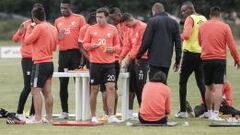 Sin su capitán, Santa Fe buscará la ventaja en la Superliga