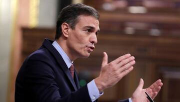 FILE PHOTO: Spain's Prime Minister Pedro Sanchez delivers his speech during a motion of no confidence against the government session at Parliament in Madrid, Spain, October 21, 2020. Manu Fernandez/Pool via REUTERS/File Photo