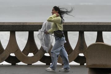 Alerta roja en la costa de A Coruña con olas de hasta diez metros