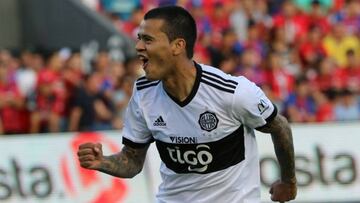 Olimpia le cierra la puerta a la U por el volante William Mendieta