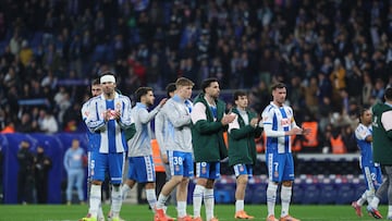 03/01/26 PARTIDO PRIMERA DIVISION
RCD ESPANYOL - FC BARCELONA
TRISTEZA DE LOS JUGADORES DEL ESPANYOL AL TERMINO DEL PARTIDO