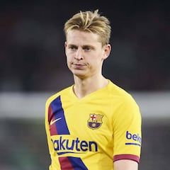 Ten Hag critica el rol ofensivo de De Jong en el Barcelona: "No es un goleador"