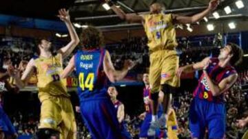 Un Barça a medio gas gana
a un desdibujado 'Estu'