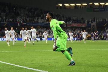 Khalid Eisa dio el acceso a los asi¨¢ticos a la final del Mundial de Clubes 2018 con una magn¨ªfica estirada ante el lanzamiento de Enzo P¨¦rez.