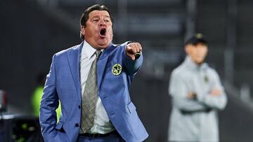 Miguel Herrera durante un partido del América