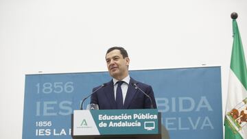 El presidente de la Junta de Andalucía, Juanma Moreno, interviene durante la inauguración de la rehabilitación del instituto de Enseñanza Secundaria (IES) La Rábida de Huelva. A 11 de noviembre de 2024, en Huelva (Andalucía, España). El presidente de la Junta, Juanma Moreno, ha inaugurado en Huelva la reforma del Instituto de Enseñanza Secundaria La Rábida, en el que se han invertido cerca de diez millones de euros.
11 NOVIEMBRE 2024
Esther Lobato / Europa Press
11/11/2024