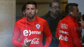 El jugador de la seleccion chilena Mauricio Isla es  fotografiado tras el entrenamento en el estadio Qualcomm