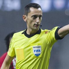 Sánchez Martínez, en el equipo VAR del partido inaugural del Mundial femenino