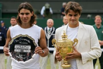 Se enfrentaron el 9 de julio de 2006 un mes después de la final de Roland Garros y en esta ocasión Federer ganó a Nadal  por 6-0, 7-6 (5), 6-7 (2) y 6-3