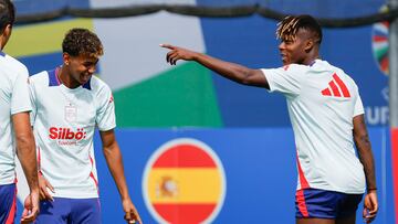 Nico Williams y Lamine, en un entrenamiento.