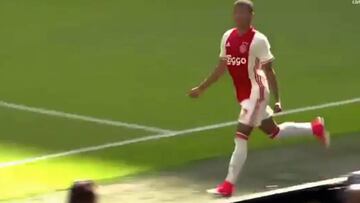 El joven brasileño David Neres mete su primer gol en Holanda