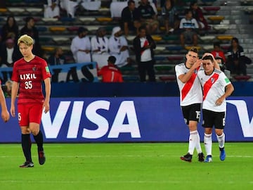 Argentina&#039;s River Plate Colombian Rafael Santos Borre (C) celebrates his goal during their match for third place in the FIFA Club World Cup football competition at the Zayed Sports City Stadium in Abu Dhabi, the capital of the United Arab Emirates, on December 22, 2018. (Photo by Giuseppe CACACE / AFP)