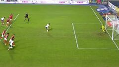 Vidal tiene un penal por tercer partido seguido, pero hace esto: Colo Colo lo lamenta