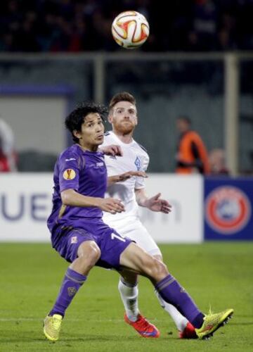 Matías Fernández y la Fiorentina alcanzaron las semifinales de la presente edición de la Europa League con el chileno como figura.