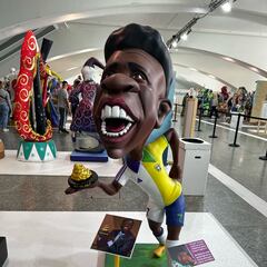 El Cagalló D’Or de Vinicius, mejor Ninot de Sección