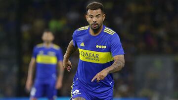 Edwin Cardona durante un partido con Boca Juniors.