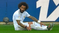 Marcelo, tendido sobre el c&eacute;sped en Mendizorroza durante el Alav&eacute;s-Real Madrid.