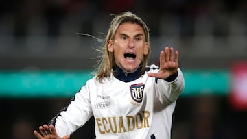 Soccer Football - World Cup - CONMEBOL Qualifiers - Paraguay v Ecuador - Estadio Defensores del Chaco, Asuncion, Paraguay - September 4, 2025 Ecuador coach Sebastian Beccacece reacts REUTERS/Cesar Olmedo