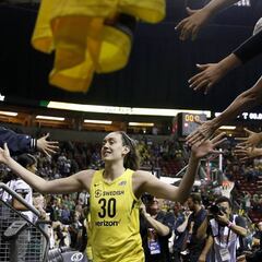 How did the New York Liberty’s Breanna Stewart make WNBA history against the Indiana Fever?