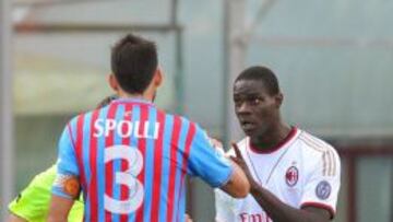 Mario Balotelli afirmó que Spolli le llamó "negro de mierda".