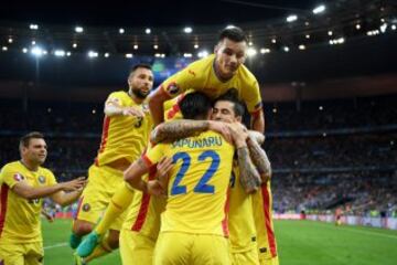 1-1. Stancu celebró el gol del empate.