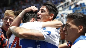 Futbol, Universidad Catolica vs Universidad de Chile.
Fecha 31, campeonato Nacional 2021.
El jugador de Universidad Catolica Fernando Zampedri, centro, celebra su gol contra Universidad de Chile durante el partido de primera division disputado en el estadio San Carlos de Apoquindo de Santiago, Chile.
07/11/2021
Felipe Zanca/Photosport
Football, Universidad Catolica vs Universidad de Chile.
31th date, 2021 National Championship.
Universidad Catolica's player Fernando Zampedri, center, celebrates against Universidad de Chile during the first division match held at the San Carlos de Apoquindo stadium in Santiago, Chile.
07/11/2021
Felipe Zanca/Photosport