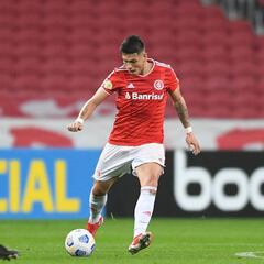 "Tímido": Carlos Palacios recibe duras críticas en Brasil