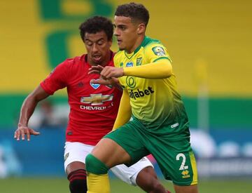 Max Aarons, frente a Lingard.