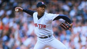 NEW YORK, NY - JUNE 14:  Pedro Martinez #45 of the Boston Red Sox pitches during the game against the New York Yankees at Yankee Stadium on Wednesday, June 14, 2000 in the Bronx Borough of New York City. The Yankees won the game 2-1. (Photo by Rich Pilling/MLB Photos via Getty Images) 