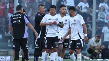 Futbol, Colo Colo vs Union San Felipe.
Fase de grupos, Copa Chile 2024.
El jugador de Colo Colo Javier Correa, izquierda, celebra con sus companeros su gol contra Union San Felipe durante un partido del grupo B de la Copa Chile realizado en el estadio Monumental de Santiago, Chile.
9/02/2025
Dragomir Yankovic/Photosport
Football, Colo Colo vs Union San Felipe.
Group stage, 2025 Copa Chile.
Colo ColoÕs player Javier Correa, left, celebrates with teammates after scoring against Union San Felipe during a group stage B match of the Copa Chile Championship at the Monumental stadium in Santiago, Chile.
9/02/2025
Dragomir Yankovic/Photosport