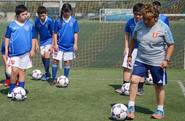 "Falta que se pueda vivir del fútbol": la entrenadora que cambió las reglas del juego