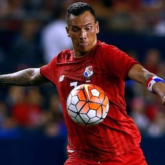 Blas Pérez quiere hacer historia y anotar el primer gol de Panamá