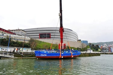 La Gabarra, embarcación con la que el Athletic celebra los títulos importantes por la Ría, ha sido restaurada y fue devuelta al agua de nuevo, 37 años después del doblete de 1984, en previsión de que el equipo de Marcelino levante la Copa en abril. Tiene dos cartuchos, ante Real y Barça. Pero por la pandemia, sería un acto muy íntimo.
