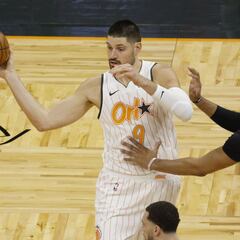 Vucevic emula Howard y Shaq: 43 puntos y 19 rebotes