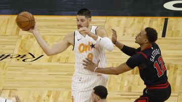 Nikola Vucevic, durante el partido de la NBA que ha enfrentado a Orlando Magic y Chicago Bulls.