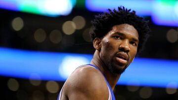 BOSTON, MA - JANUARY 6: Joel Embiid #21 of the Philadelphia 76ers looks on during the second half against the Boston Celtics at TD Garden on January 6, 2017 in Boston, Massachusetts. The Celtics defeat the 76ers 110-106. NOTE TO USER: User expressly acknowledges and agrees that , by downloading and or using this photograph, User is consenting to the terms and conditions of the Getty Images License Agreement.   Maddie Meyer/Getty Images/AFP
 == FOR NEWSPAPERS, INTERNET, TELCOS &amp; TELEVISION USE ONLY ==