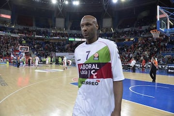 Lamar Odom fichó por el Baskonia en 2014, pero apenas disputó dos partidos con ellos antes de volver a Estados Unidos sin dar explicaciones