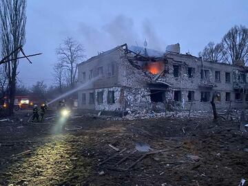 Las fuerzas rusas enviadas por Vladímir Putin han atacado con fuerza este viernes la capital de Ucrania, Kiev.