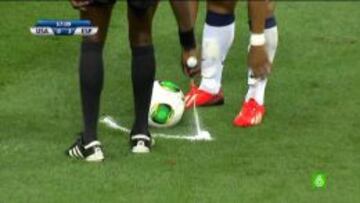 SÍ SIRVE. El uso del spray asegura la distancia reglamentaria.